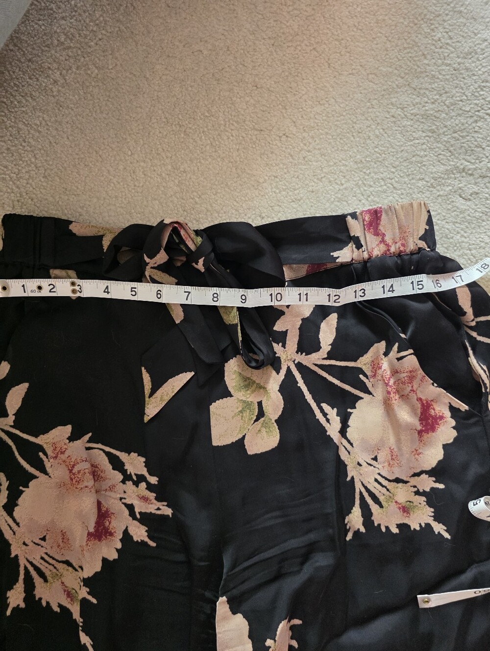 Aritzia Black Floral Wide Leg Crops - Picture 7 of 7